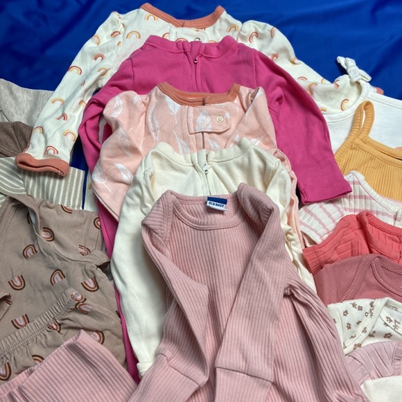 ***SOLD***Baby clothes bundle - Picture 4 of 10